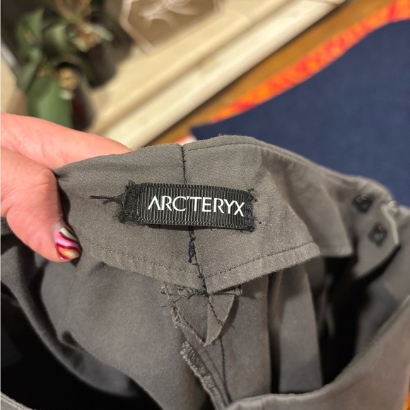 Arc'Teryx Grey Pants Women's Size 6 - Picture 12 of 14